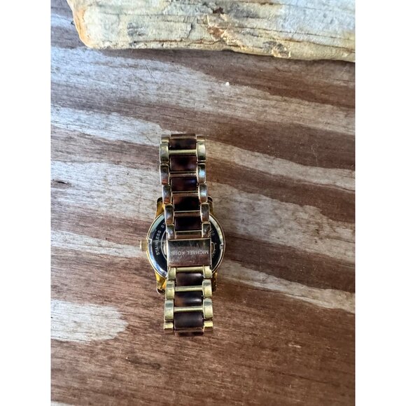 Michael Kors Womens Gold-Tone Watch With Tortoise Acetate Bracelet - Picture 4 of 8
